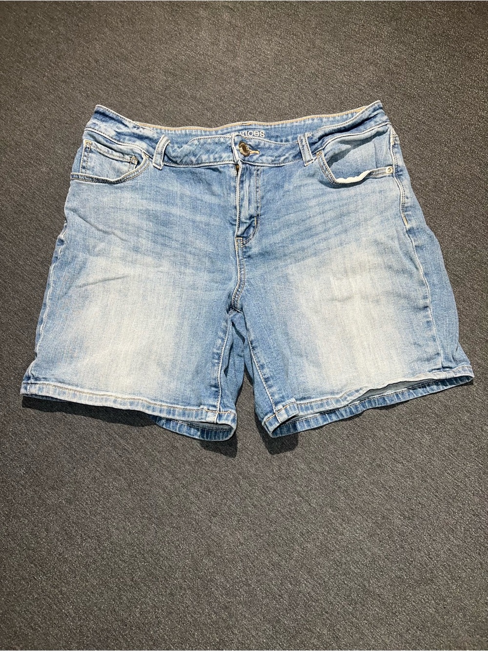 Maurices Womens Light Blue Denim Jean Shorts Mid Rise Size 14